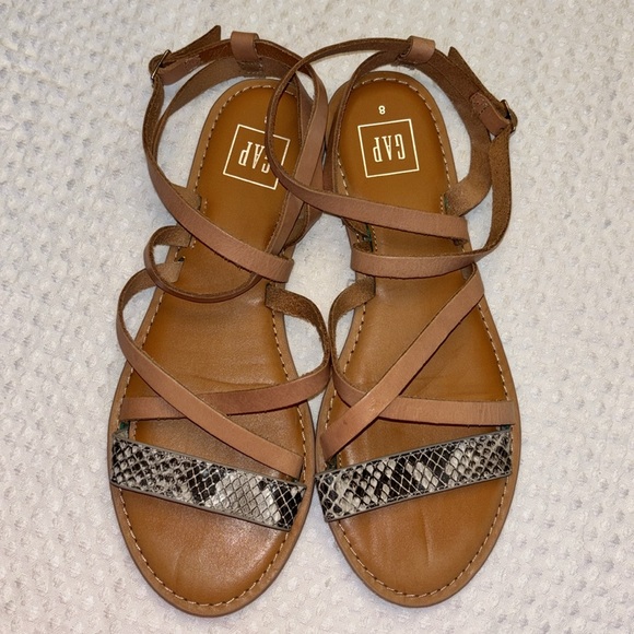 GAP Size 8 Strappy Leather Flat Ankle Wrap Sandals Neutral Tan Nude Snake - Picture 1 of 13